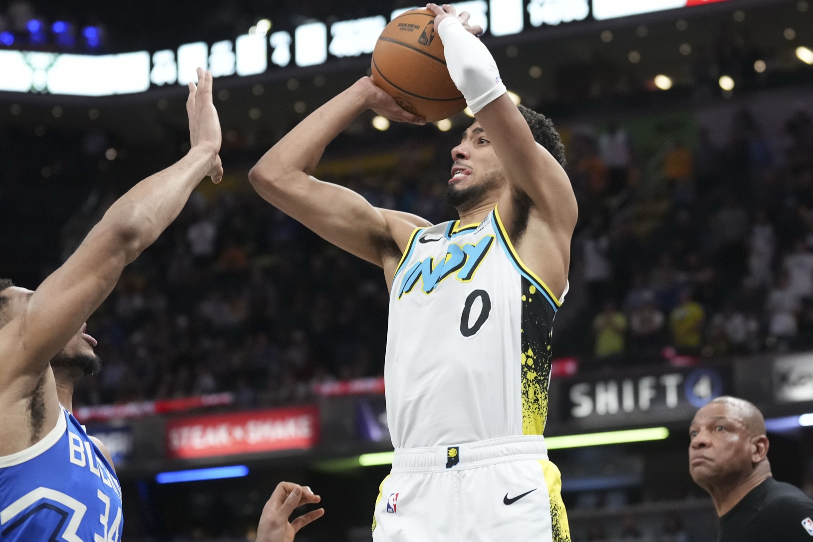 WATCH: Oshkosh native Tyrese Haliburton’s stunning 4-point play over Giannis gives Pacers win over Bucks