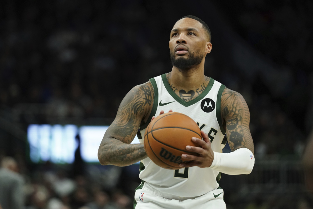 Damian Lillard returns from month-long absence, has mixed results in Bucks 123-115 loss to Pacers