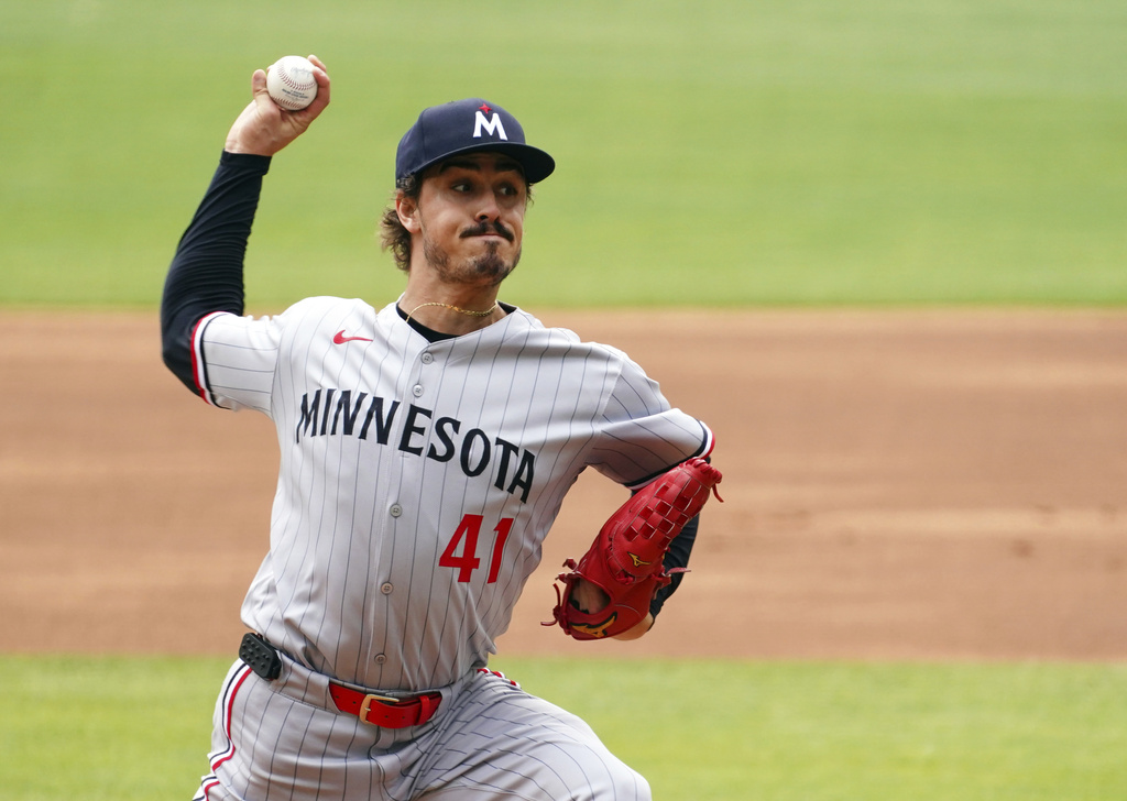 Matt Olson and Drake Baldwin hit 2-run homers as Braves beat Twins 6-2 to complete a 3-game sweep