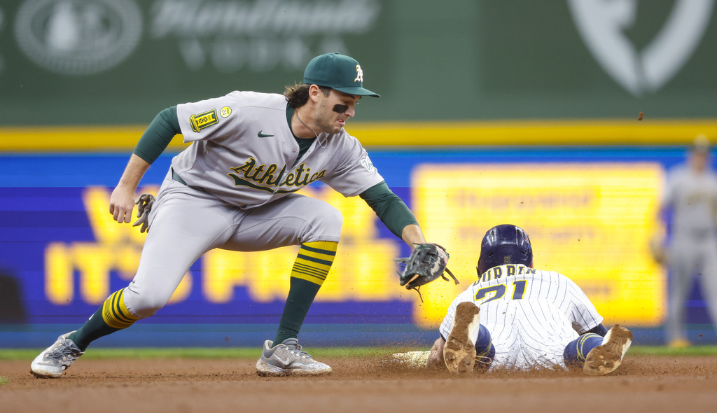 Brewers shatter 33-year-old team record by stealing 9 bases, 6 in 1st inning