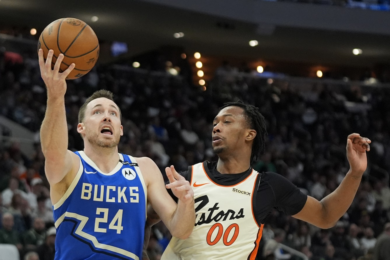 Pat Connaughton joins exclusive fraternity by collecting 43 points, 11 rebounds, 5 assists for Bucks