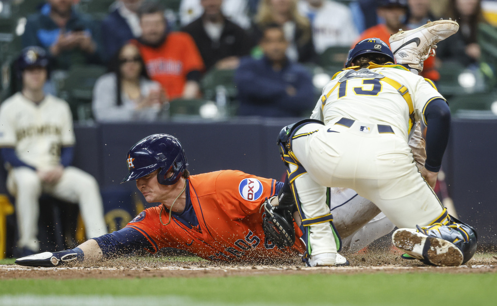 Valdez and Peña help Astros trounce Brewers 9-1 to avoid a sweep