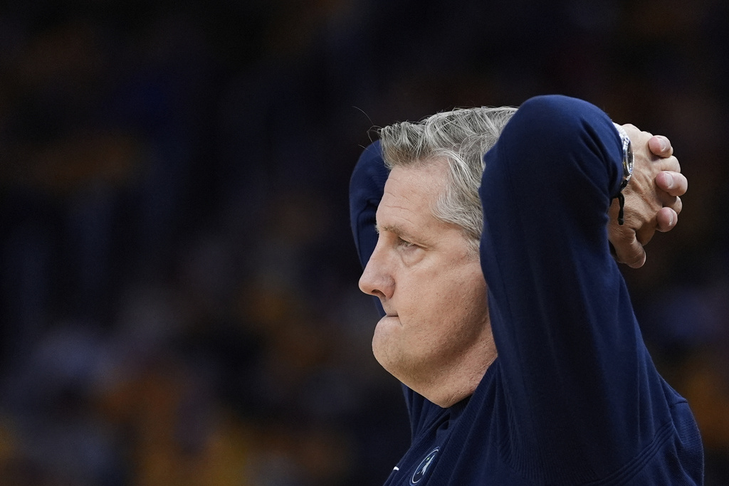 Edwards, Randle lead Timberwolves past Warriors 102-97 for 2-1 lead in second-round playoff series