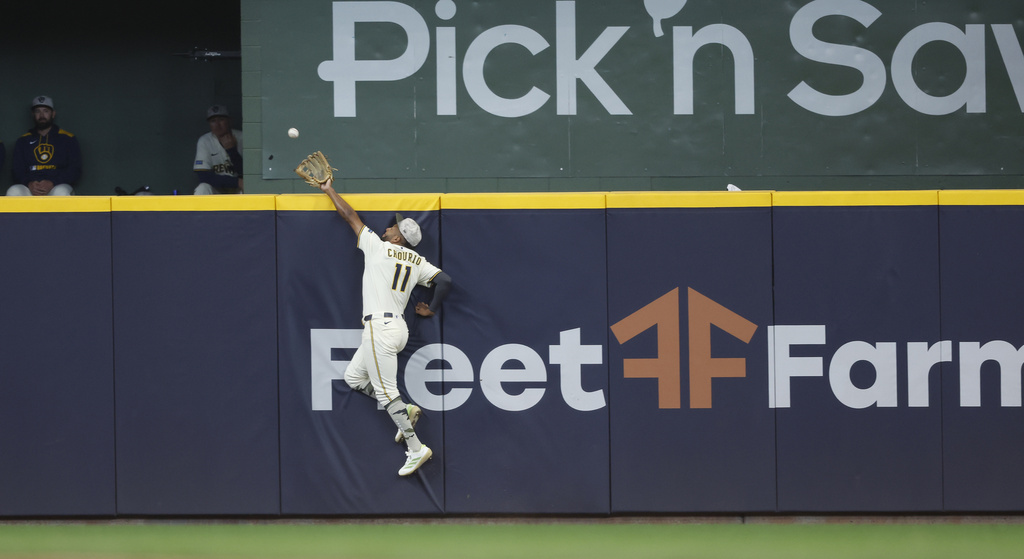 Twins’ 13-game win streak ends as Jackson Chourio’s big catch preserves 5-2 victory for Brewers