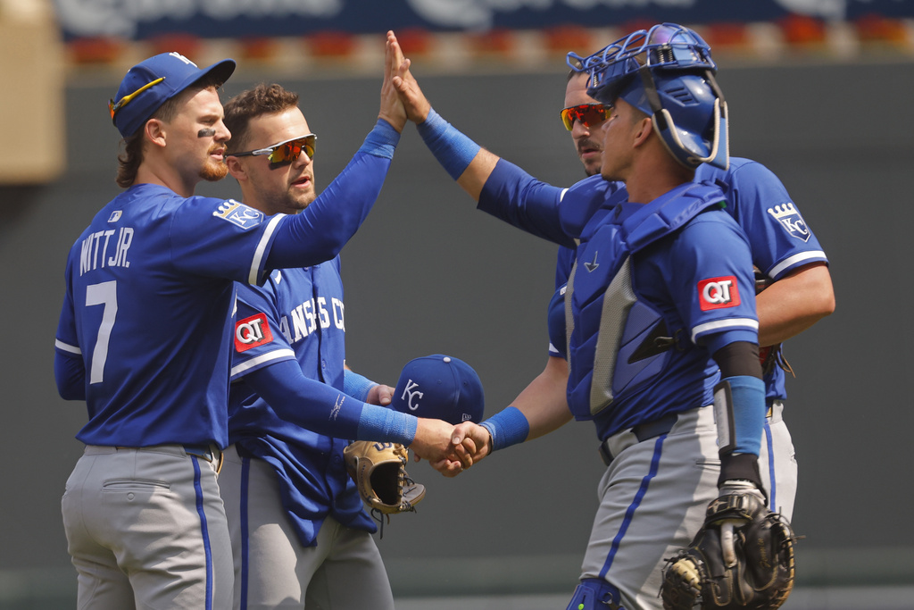 Maikel Garcia’s RBI single in 10th helps Royals avoid sweep with 2-1 victory over Twins