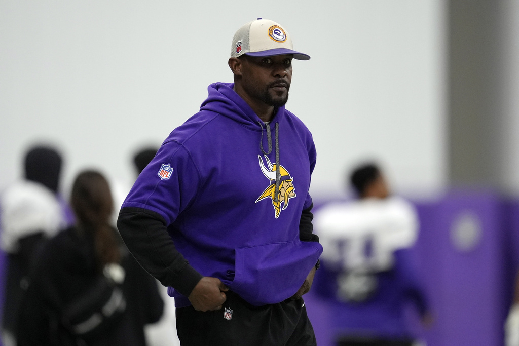 Brian Flores still finds joy running the Vikings defense after being passed over for head coach jobs